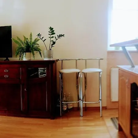 Piekne Mieszkanie 20 Min Od Centrum Warszawy Apartment Parzniew